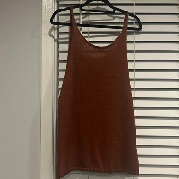 Brown Low Scoop Tank - Picture 1 of 4